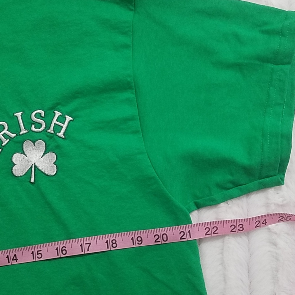 IRISH green shamrock clover St. Patrick's Day Notre Dame graphic tee Lrg. Unisex - Picture 4 of 8